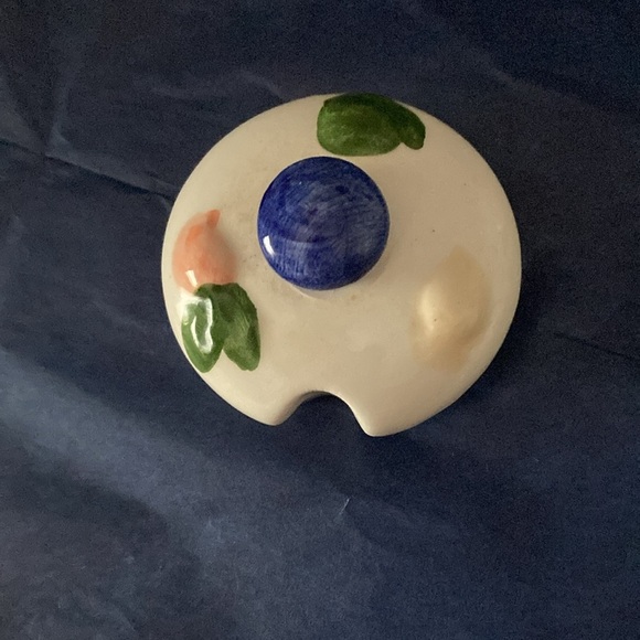 Ceramic sugar bowl and creamer set white with painted ribbon and bow design - Picture 6 of 11